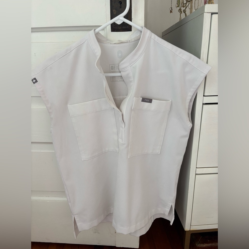 White figs top